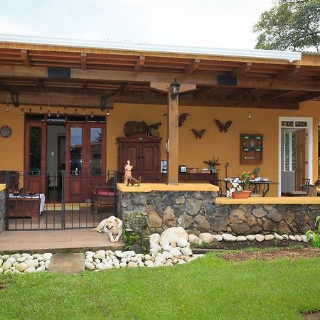 Airport Rio Segundo Studio Bed & Breakfast Alajuela Екстериор снимка
